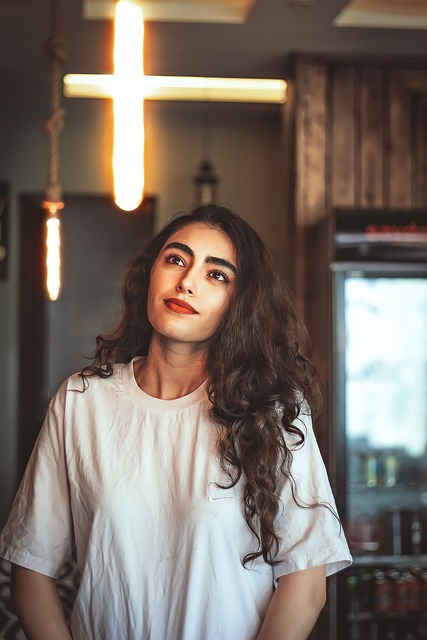 Beautiful girl take creative pauses.